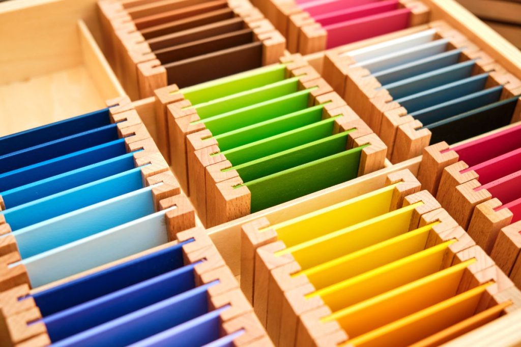 color tablets montessori presentation