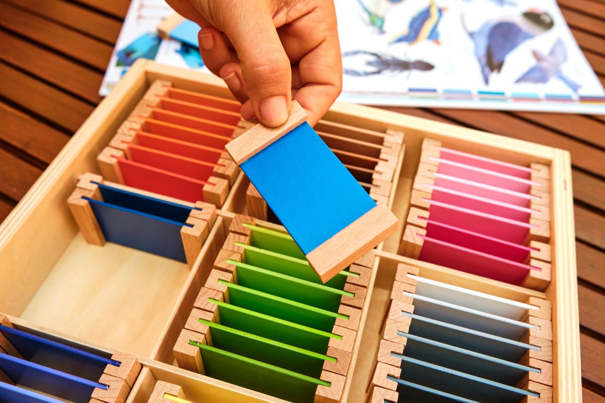 The Montessori Color Tablets: Explanation and Presentation — The  Montessori-Minded Mom